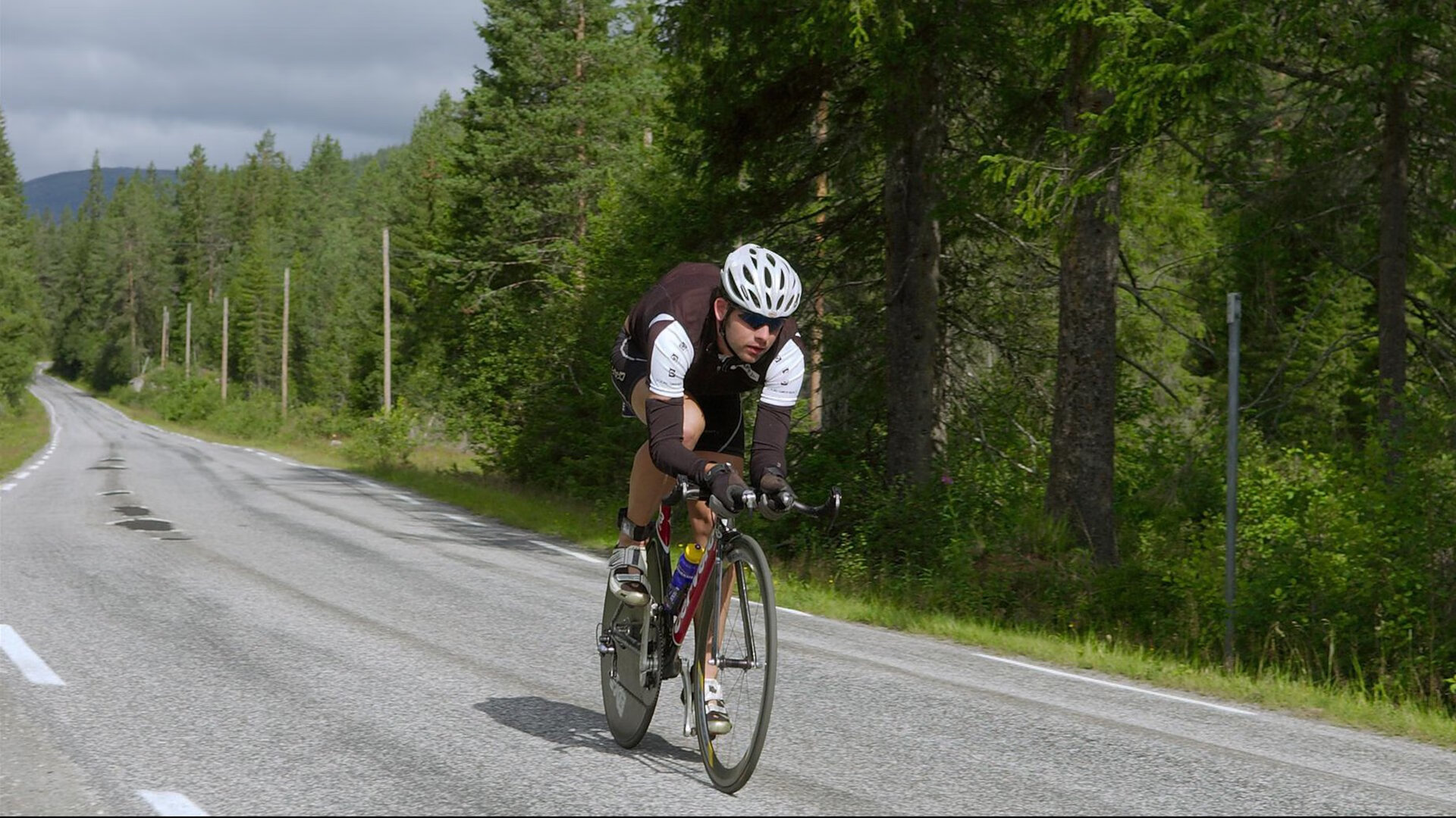 阿莱克西蝶泳决赛表现近乎零失误，阿莱克西亚唱的歌